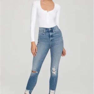 Good American Jeans GOOD WAIST CROP CHEW HEM
Color: BLUE634
Size: 2